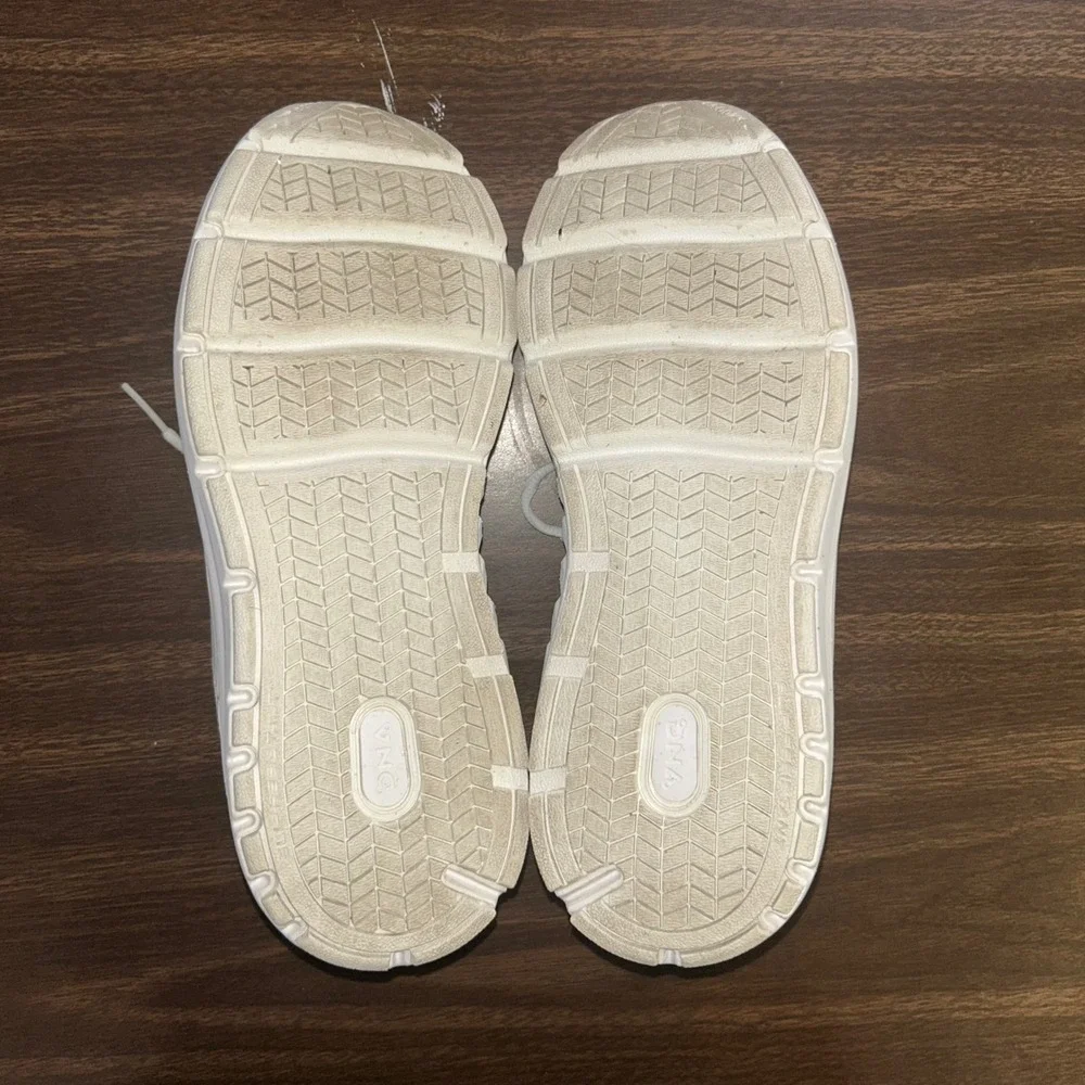 Brooks Addiction Walker 2 Slip Resistant Work Shoes Mens 10.5 White 1103181D112